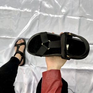 Sandalias Street Ngo