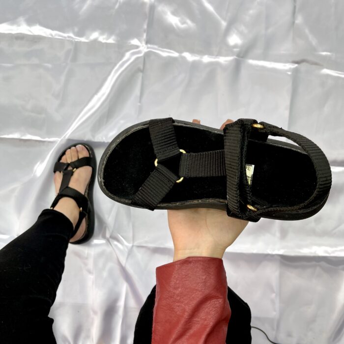 Sandalias Street Ngo